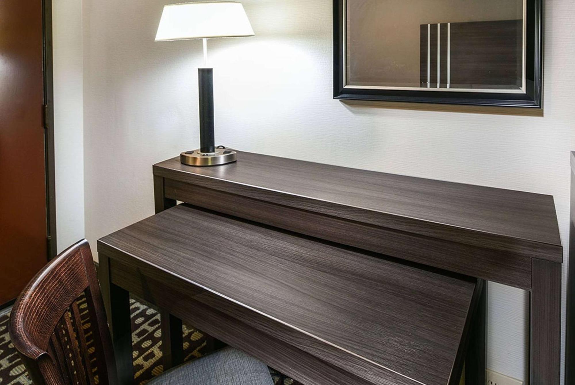 Travelodge By Wyndham Commerce Los Angeles Area Екстер'єр фото